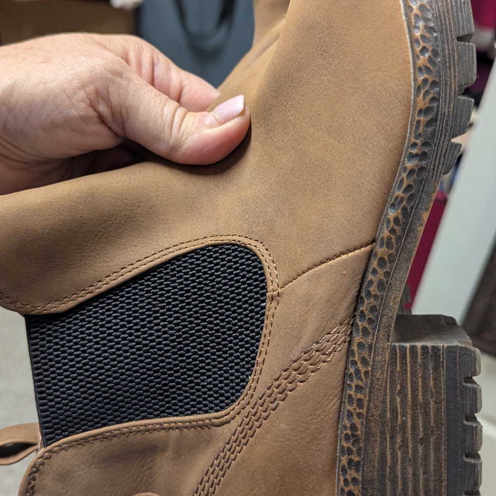 Stylish Tan Leather Ankle Boots for Men